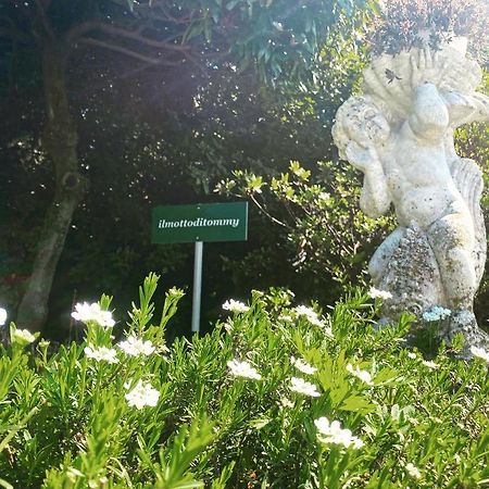 Il Motto Di Tommy Bed & Breakfast Castelveccana Екстериор снимка